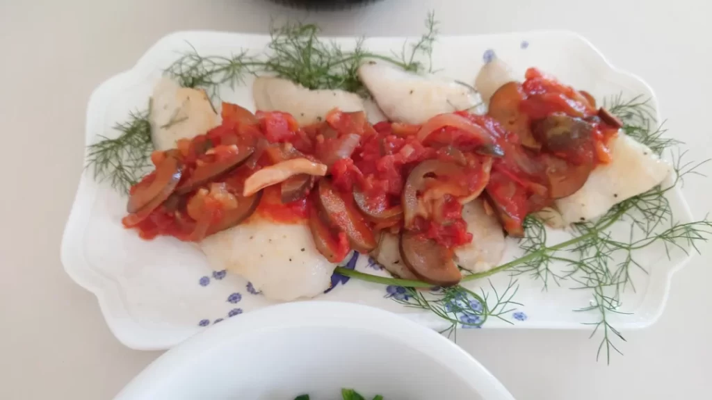 白身魚トマトソース